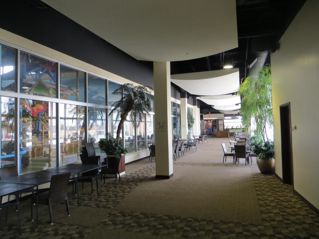 Canad Inns Destination Center Grand Forks Luaran gambar